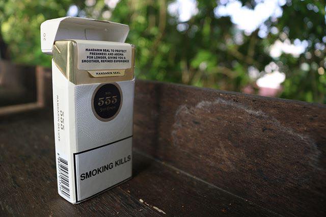 Thuốc Lá 555 Mandarin Deluxe Trắng 555